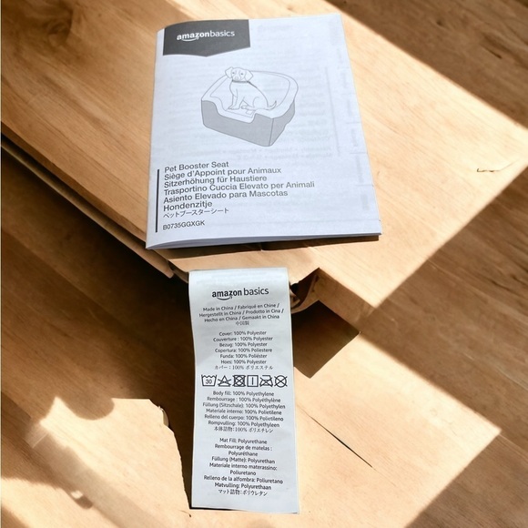 Pet Car Booster Bucket Seat 16 x 18 x 22  Max Weigh… - Picture 7 of 14